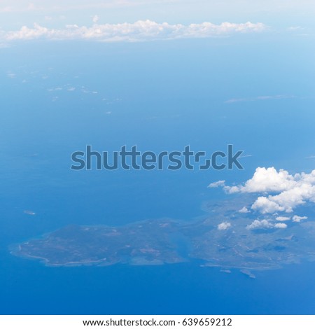 View from the wing of the aircraft to the Calauit island and illutuk Bay, Philippines