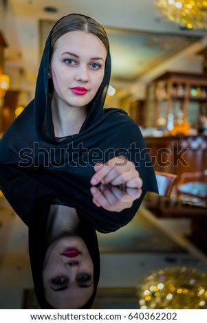 muslim woman wering black hijab