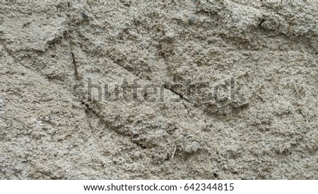Cement wall with extruded parts