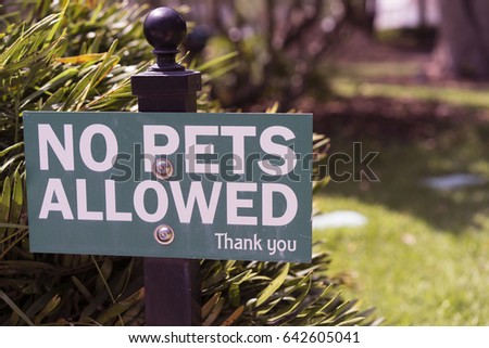 No Pets Allowed Thank You Sign Words Text Royalty-Free Stock Photo #642605041