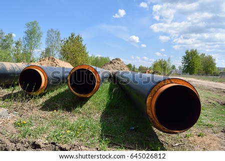 Metal pipes of large diameter in polyethylene insulation