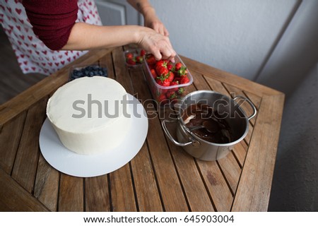 Cooking cake