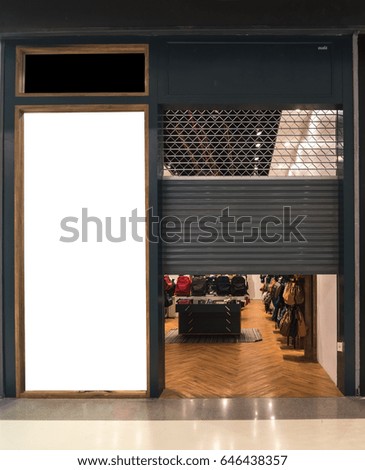 Clothes shop Close,label board