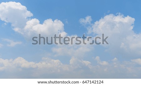 Clear sky and blue sky, white clouds