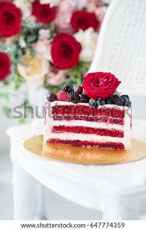 cake with red roses