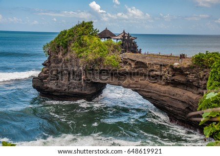 Tanah Lot Bali Royalty-Free Stock Photo #648619921