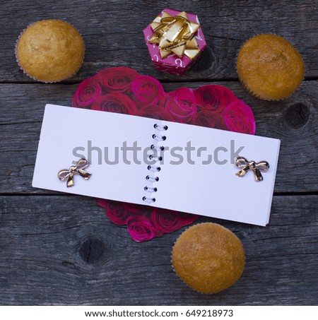 cupcakes with a heart Notepad and a gift