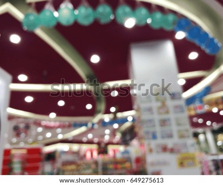 Blurred and bokeh in the mall background
