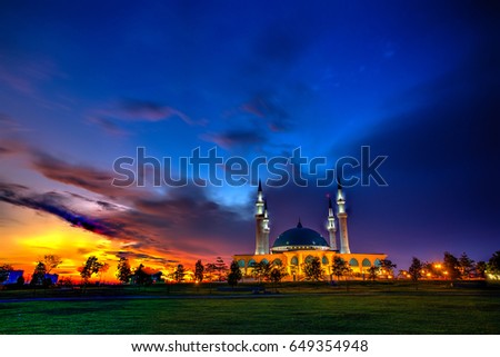 The Long Exposure Picture Of Great Mosque With The Golden Sunset And Ray Of Light As A Background