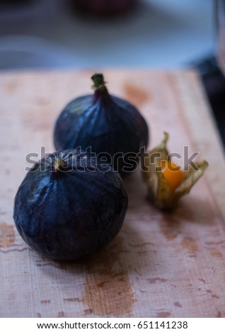 Figs and cape gooseberry