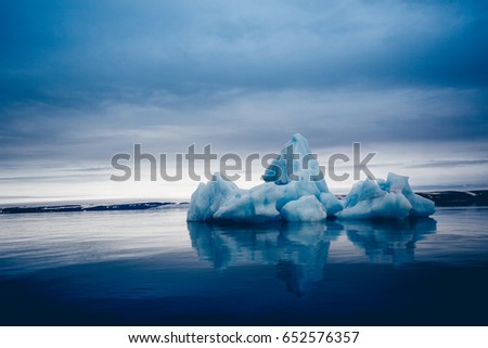Icebergs of unusual forms and colors.