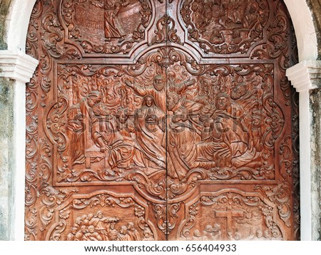 carved door of Barasoain Church