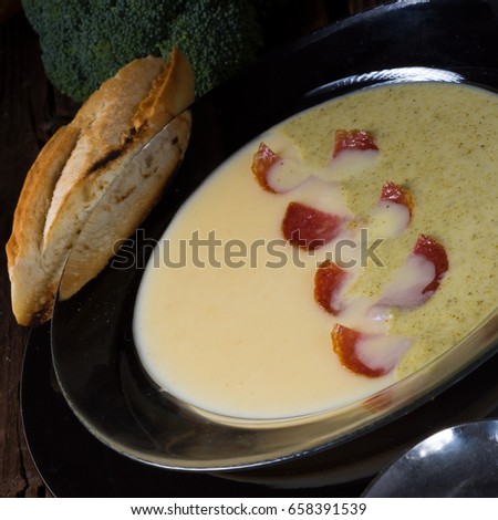 Asparagus broccoli cream soup