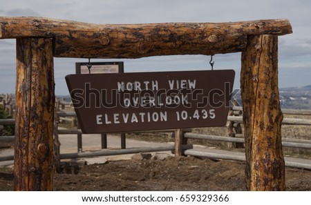 North View Overlook Sign at the North End of Cedar Breaks National Monument Royalty-Free Stock Photo #659329366
