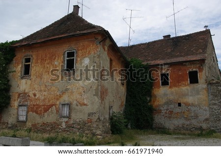 Background Image: Abandoned House in Ruins