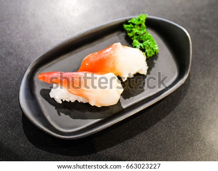Hokkigai (Surf clam)  sushi