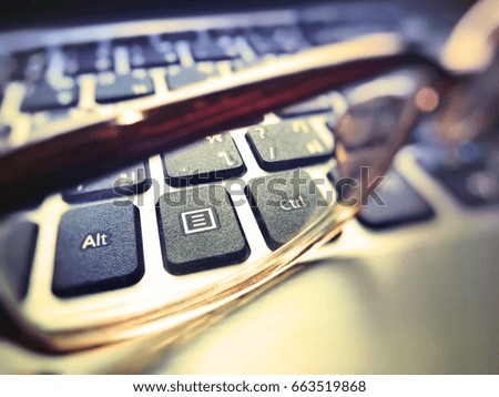 View of the keyboard with glasses By blurring image. 2
