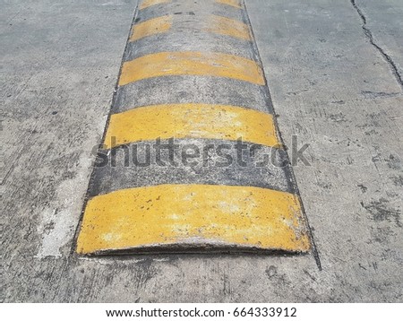 Concrete speed bumper for slow down on the road or speed breaker of traffic calming devices 