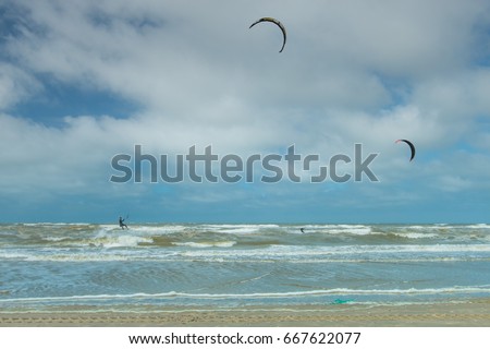  KITE SURFERS , BEACH OF THE TOUQUET , HAUTS DE FRANCE , FRANCE
