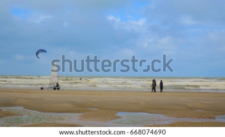 SAND YACHT ON THE BEACH OF THE TOUQUET , HAUTS DE FRANCE , FRANCE 



