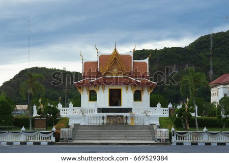 Phra Phutthanirarokhantarai Chaiyawat Chaturathit statu in Phatthalung, Thailand.