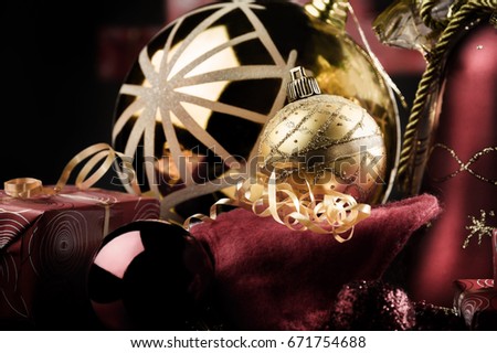 It is a picture of the moment when we all decorating our homes and waiting for Christmas, a moment of happiness and joy.