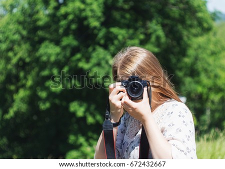 girl photographer