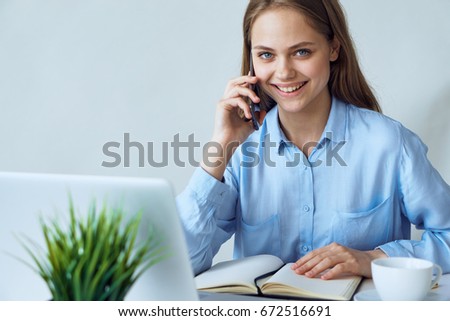 Business woman talking on the phone                               
