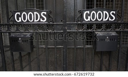 Old London Gate Signage
