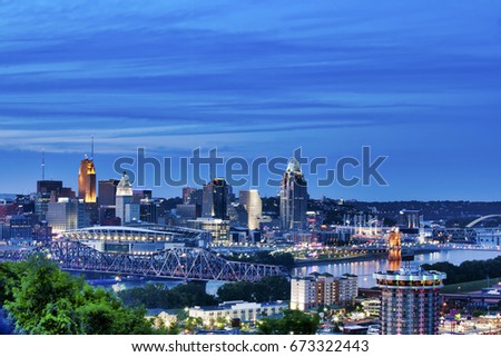 Cincinnati, Ohio and Covington, Kentucky sit on either side of the Ohio river