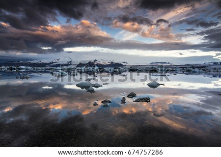 One of the most impressive lagoons in the world/ Jökulsárlón, Iceland