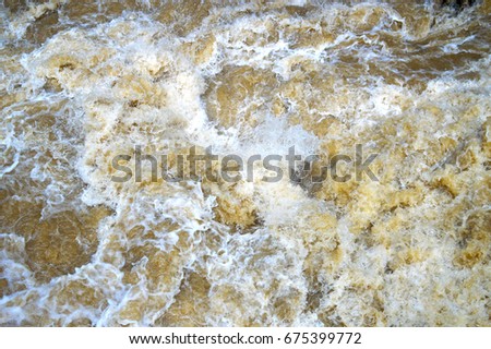 the texture of the mountain river