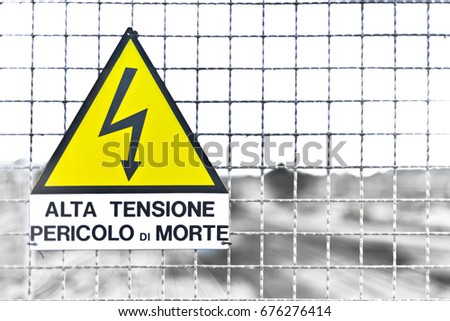 Italian Text on triangular Metal sign 