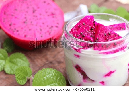 dragon fruit smoothies yogurt