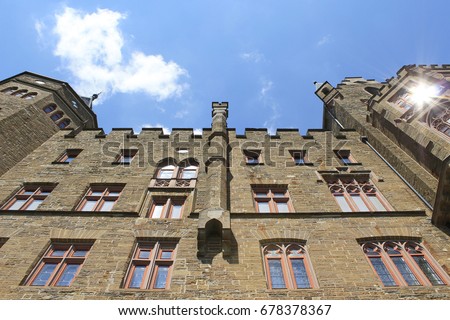 Blick in Old Castel's Window 
