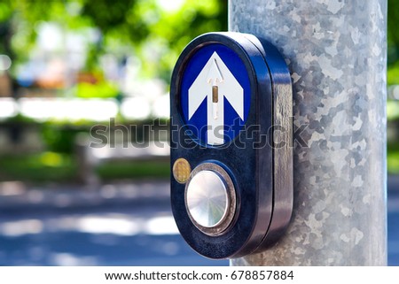 push button cross street sign