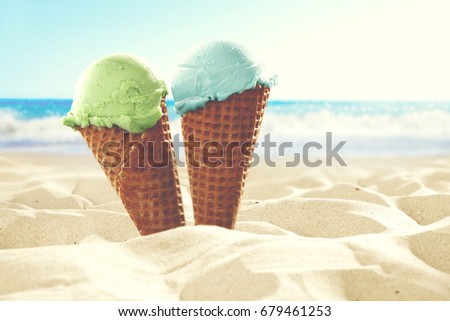 ice cream and beach 