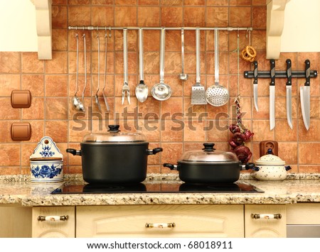 A picture of a beautiful new yet not modern kitchen, nice bright colors