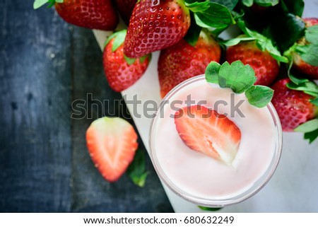 strawberry yogurt with fresh strawberry