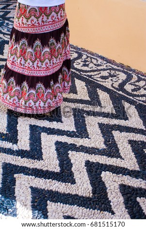 Unusual patterns of the skirt and floor