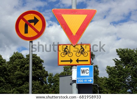 Road sign giving way