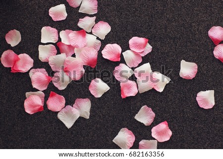 rose petal confetti