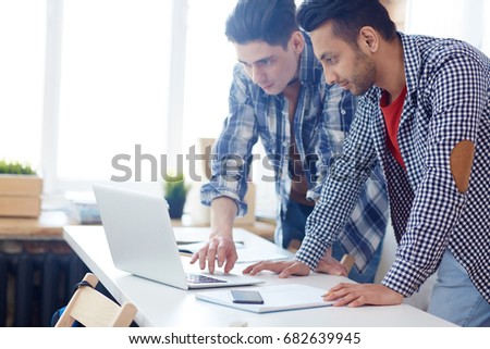 Clever guys reading online data while preparing for conference or exam