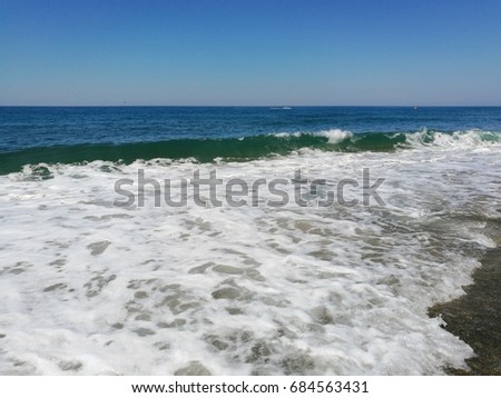 Sea wave with foam