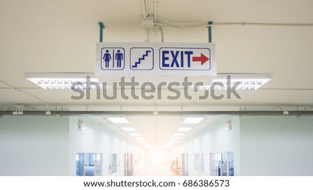toilet sign Badges go to the bathroom and the exit.