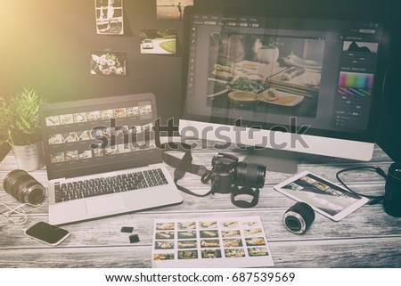 photographer editor monitor photography