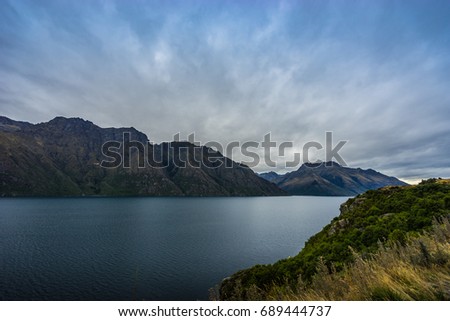 lake and mountain in new zealand