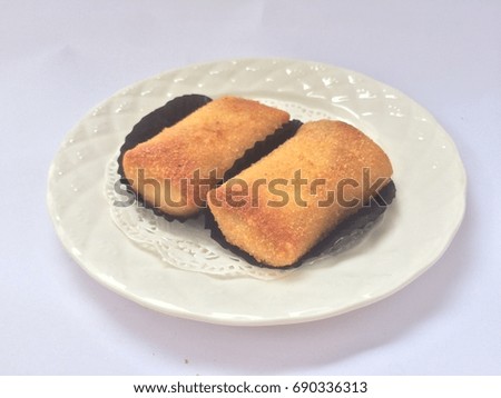 Risoles with black paper cup