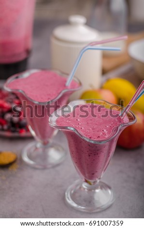 Berries smoothi with apple, cinnamon and milkshake