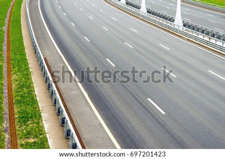 Turn on the multi-lane road without cars